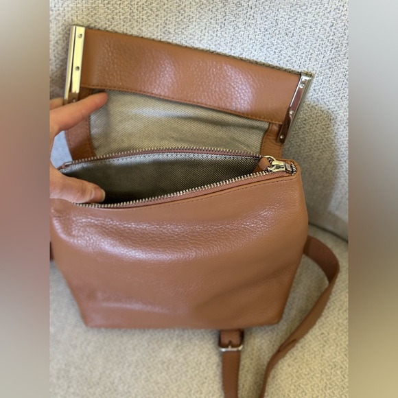 Vince Camuto Tan leather backpack purse w dustbag - Picture 7 of 9